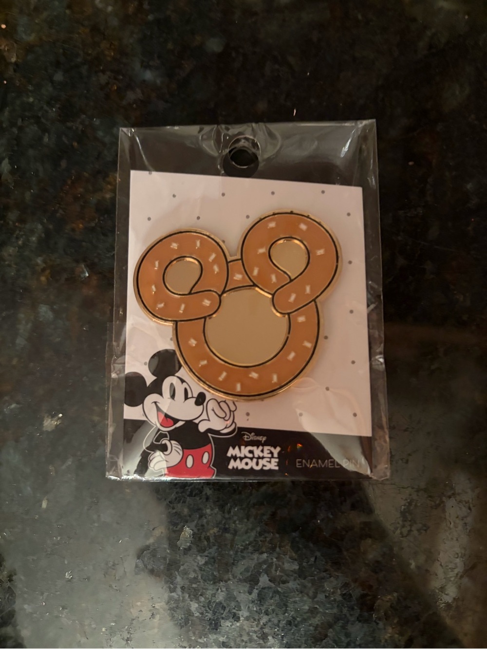Disney mickey pretzel pin